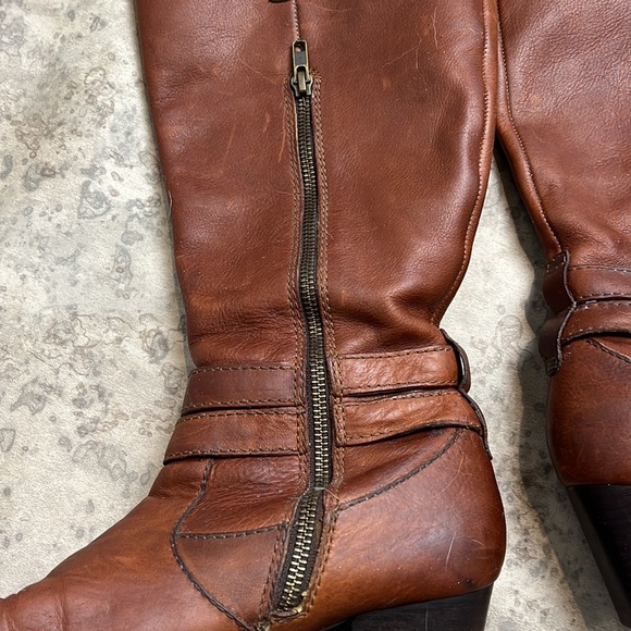 Heeled Born Boots in Cognac with Zipper - Picture 5 of 7